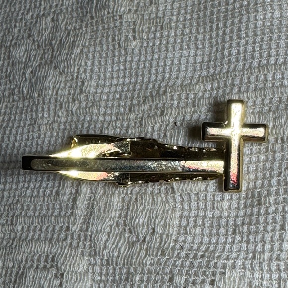 Estate Golden Toned Cross Tie Clip - Picture 2 of 2